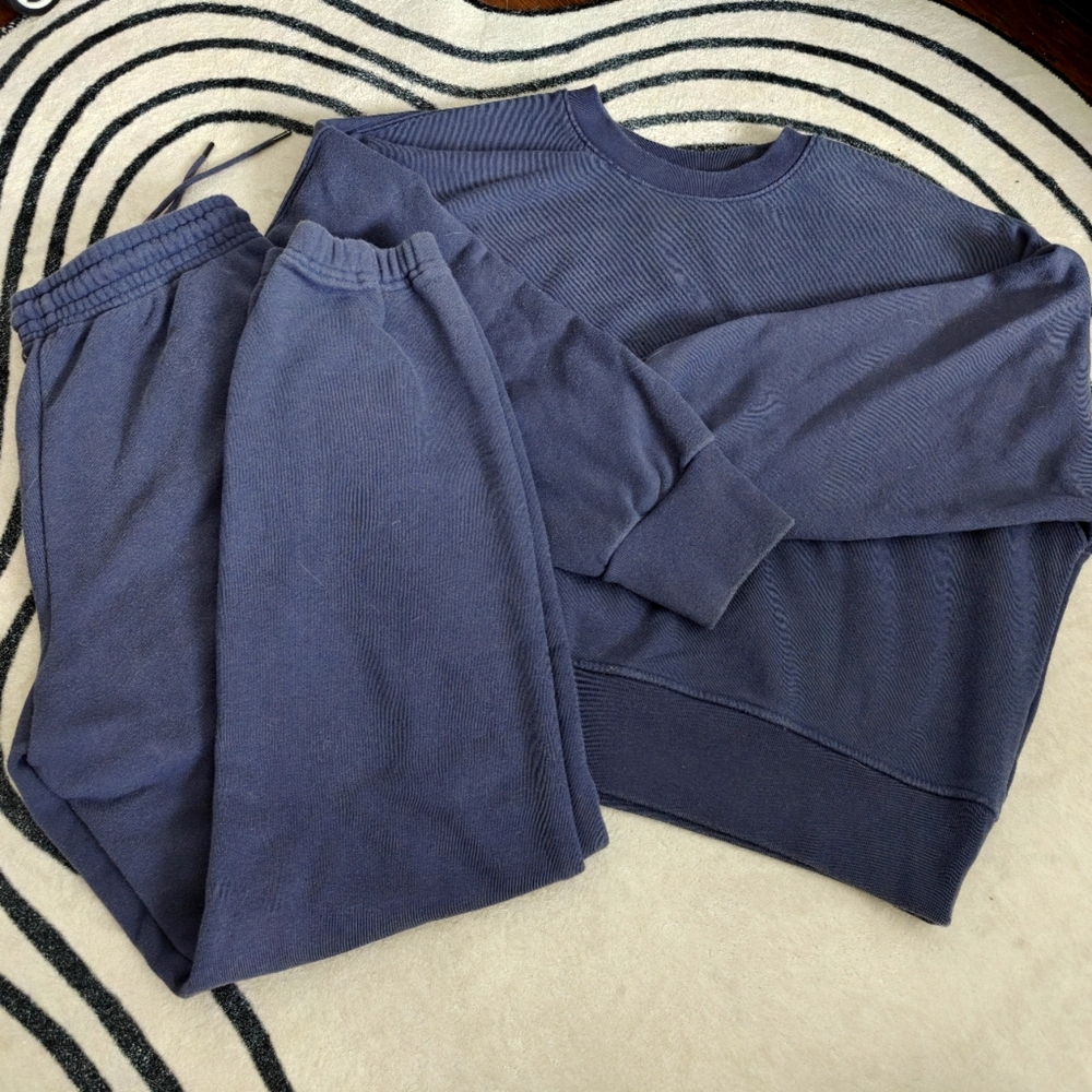 Uniqlo sweatshirt set